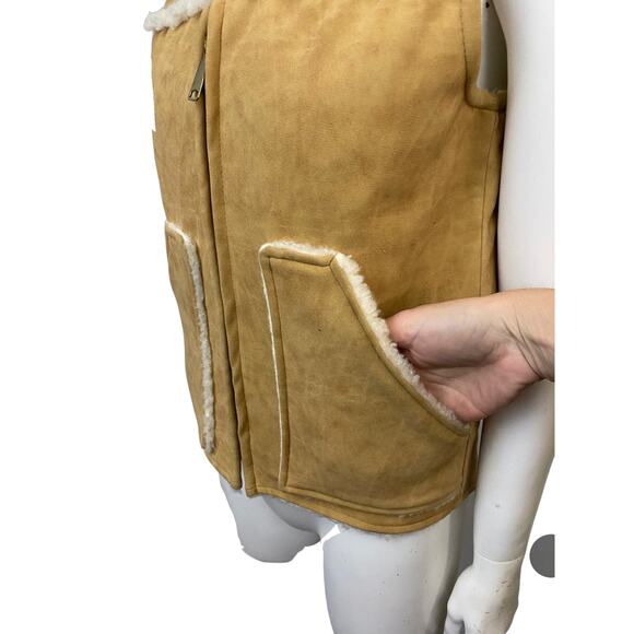 Vintage 1970s Faux Suede Zip Up Vest Jacket Shearling Lined / Women’s XS - Picture 2 of 7